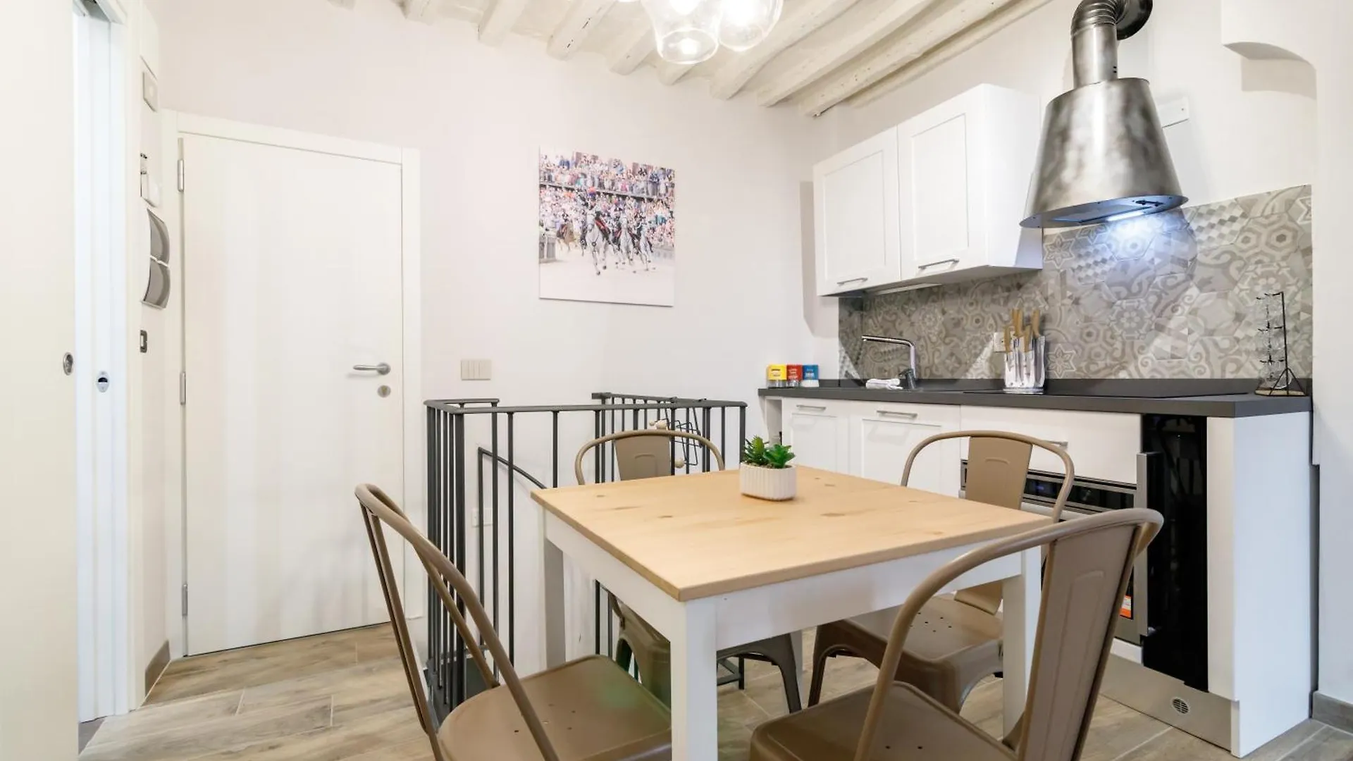 Duomo Chic Apartment Siena